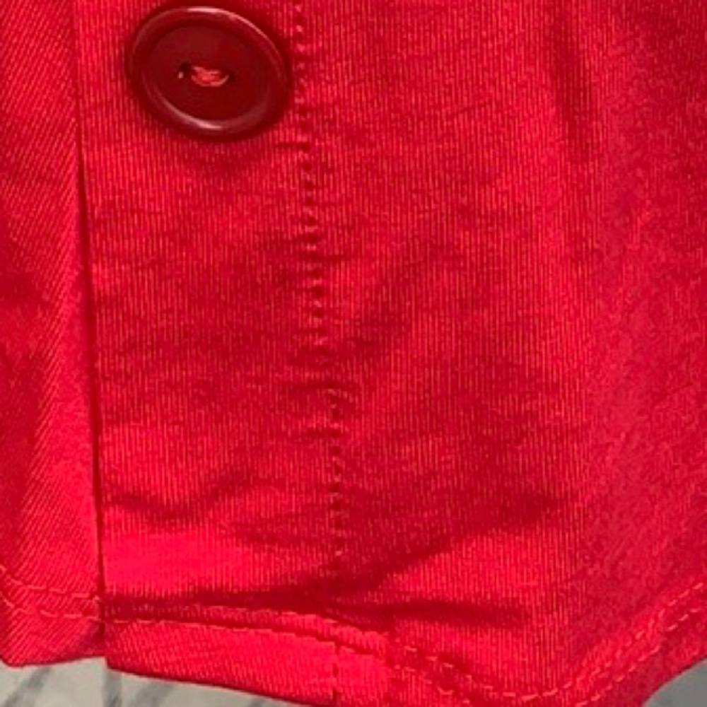 RED MATERNITY DETAILED TUNIC TOP - Picture 7 of 9